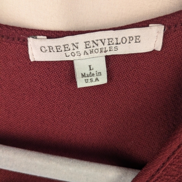 Green Envelope large burgundy blouse with gold zipper in back - Picture 3 of 8